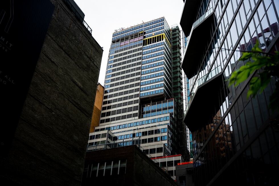 El edificio de 235 East 42nd Street, el martes 7 de julio de 2026, en Nueva York. (AP...