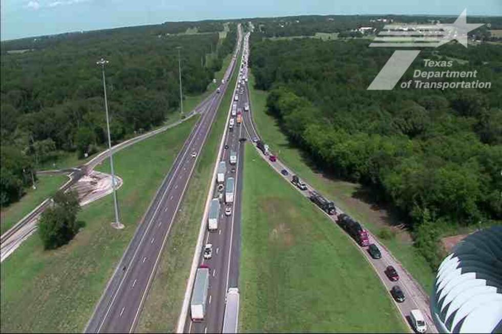 1 killed in Smith County wreck involving 18-wheeler wreck on I-20