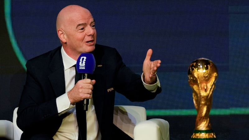 El presidente de la FIFA, Gianni Infantino, habla durante la revelación del calendario para el...