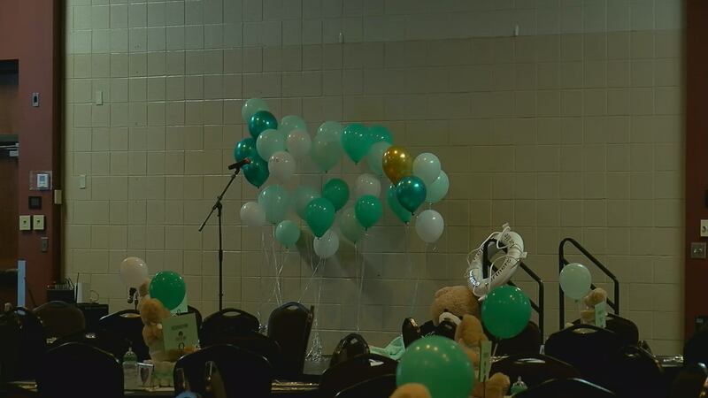 Charis Center en Duncan organiza a la comunidad para reírse y darse un capricho con el...