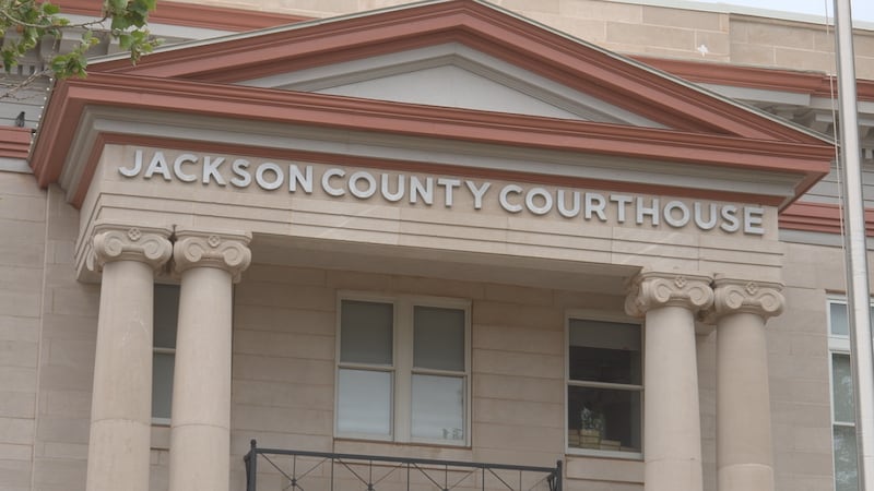 Durante los últimos años, los residentes del condado Jackson realizaron trámites judiciales en...