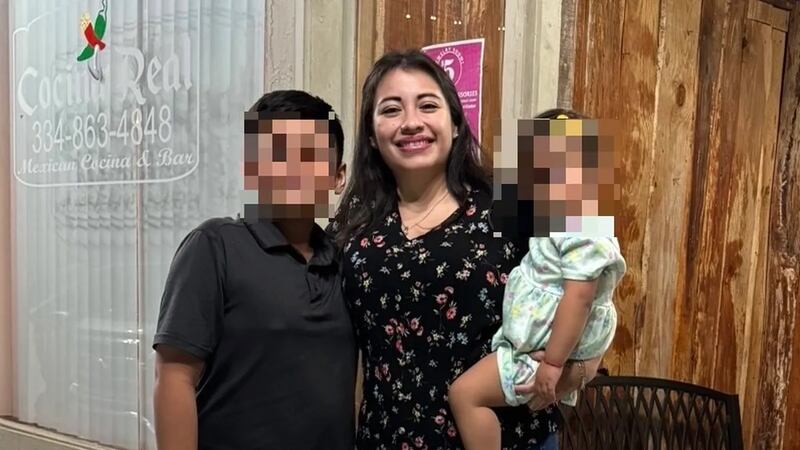Sonia Parris, de 30 años, nació en México, pero fue traída a Estados Unidos cuando solamente...