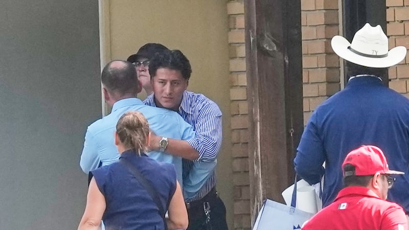 Ronaldo Salgado, hijo de Lorenzo Salgado Araujo, quien fuera asesinado de un disparo por un...