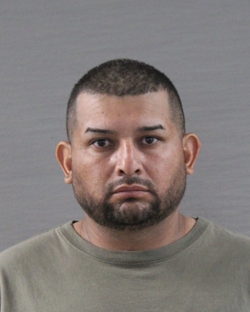 Quezada-Meza, 30, is under indictment for helping Loyd Hall smuggle guns into Mexico for the...