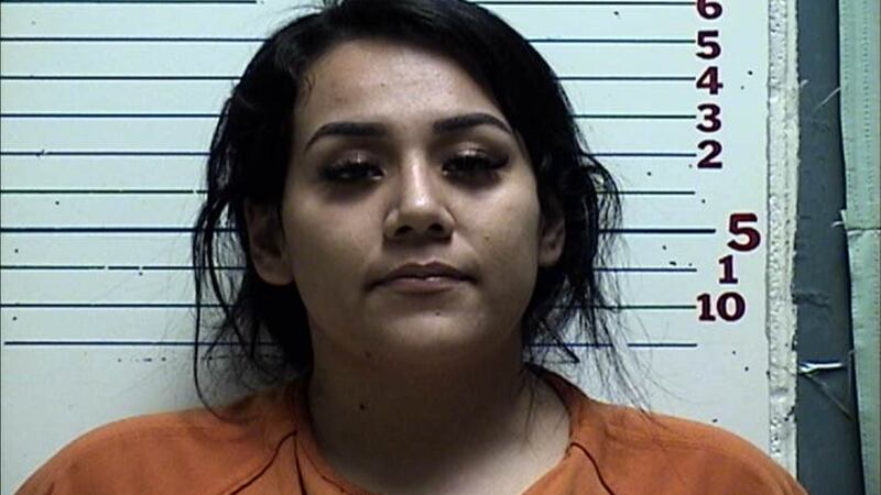 Una mujer de Texas acusada de introducir drogas en una prisión de Lawton ha sido arrestada.