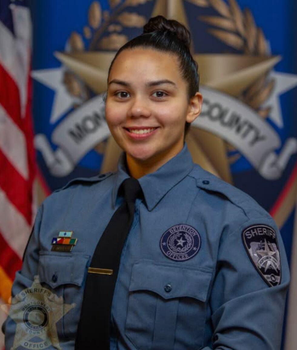 Erika Serrato, oficial de la Oficina del Sheriff del condado de Montgomery