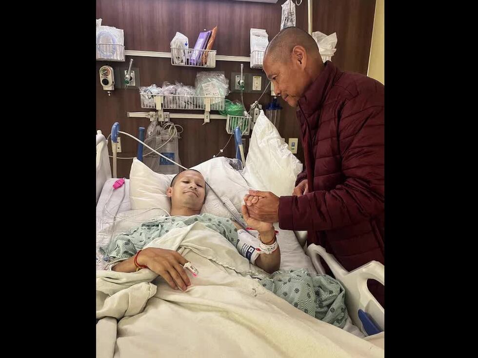 Un monje de Caminata por la Paz sufre la amputación de una pierna tras un accidente en Texas