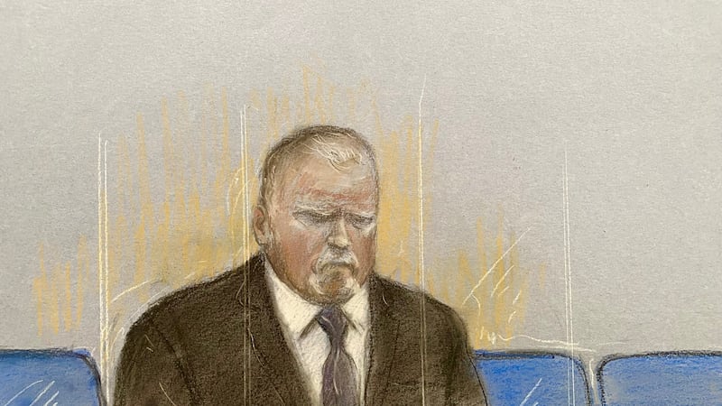 Representación artística del director de funeraria Robert Bush en el tribunal de la corona en...